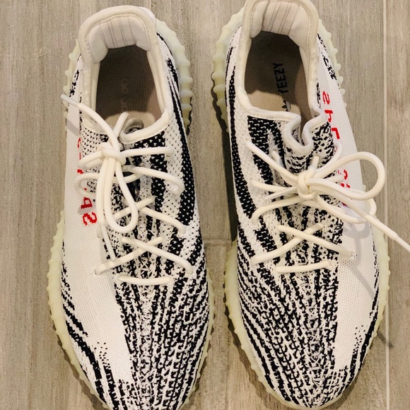 Cheap Yeezy Boost 350 V2 Zebra